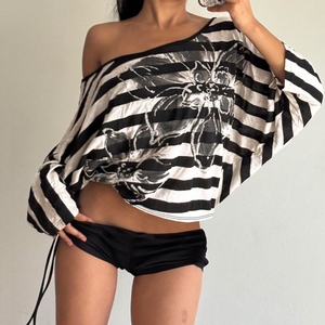 Camiseta Y2K Vintage Estampada a Rayas con Hombros Descubiertos y Mangas Murciélago para Mujer, Estilo Urbano Holgado e Informal para Verano - Product Image 5