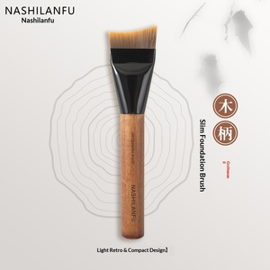 Pinceau de maquillage professionnel à tête plate en poils d'animaux avec manche en bois, idéal pour fond de teint liquide et correcteur, pour artistes - Product Image 4