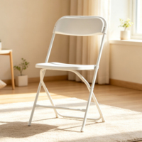 Vente en gros de chaise en plastique blanche pliable légère Garden Party portable pour la location d'événements, les loisirs en plein air