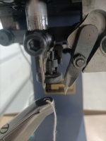 Machine à coudre les côtés intérieurs et les semelles extérieures Machine à coudre les semelles de chaussures