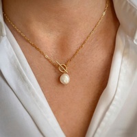 Collier de perles d'imitation style baroque vintage français pour femme, avec fermoir, chaîne serpent texturée, bijoux au design de niche, sensation haut de gamme, tendance