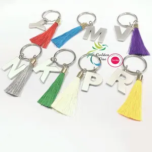 Neuer Design hersteller farbige Fransen Geschenk Schlüssel anhänger 26 Buchstaben Druck Logo Mode Metall Schlüssel bund für Taschen