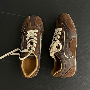 Baskets rétro pour femmes avec talon intégré, semelle souple, style Instagram, chaussures de sport décontractées à semelle fine, style Forrest Gump - Product Image 1