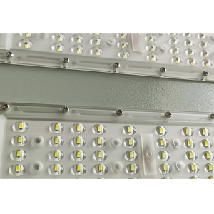Aluminium à énergie solaire élevé Offre Spéciale de réverbère du lumen Ip65 60w 100w 200w 300w 500W a intégré le réverbère solaire mené extérieur - Product Image 2
