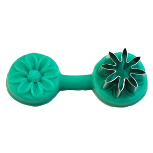 Juego de Cuatro Moldes de Silicona para Fondant con Forma de Pétalos, Ciruela, Margarita, Flor de Cinco Pétalos, Hortensia, Molde de Silicona Líquida para Hornear DIY - Product Image 4