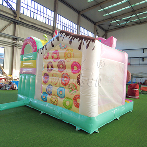Château gonflable WINSUN Candy avec toboggan, design beignet et sucette, pour fêtes d'enfants, location, usage commercial extérieur - Product Image 5