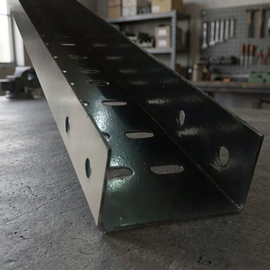 Goulotte de câblage industrielle en acier perforé ventilé, capacité 16 pièces, charge 200 kg, pour la construction de réseaux de câblage (600 mm) - Product Image 2