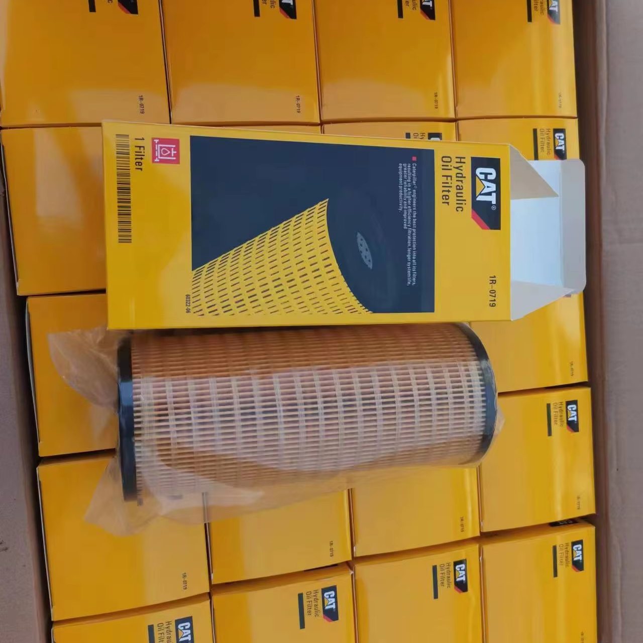High Quality 1R-0739 1R-0722 1R-0719 1R-0716 1R-0726 1R-0735 Caterpillar Oill Filter Used for Construction Machinery Excavator