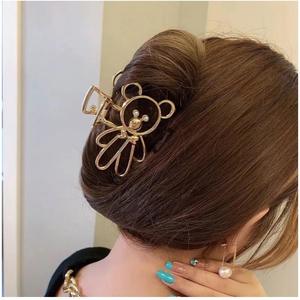 Pince <span class=keywords><strong>d</strong></span>'<span class=keywords><strong>ours</strong></span> tridimensionnelle creuse en alliage Grande pince de requin imitation perle en métal Élégante griffe de cheveux simple - Product Image 6