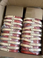 Moderne draagbare rechthoekige metalen draadmand met houten handvat voor fruit en groenten