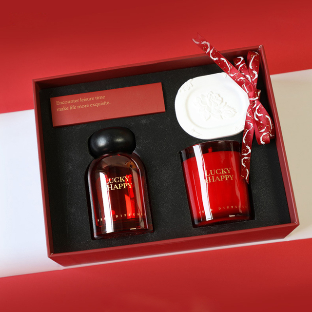 Romantic Luxury Valentine's Day New Year Gift Set Home Fragrance Soy Wax Scented Candle and Reed Diffuser Set Gift Box
