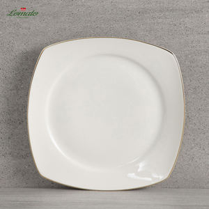 Services de table personnalisés en porcelaine blanche/porcelaine fine, avec logo de designer, marque LOMATO, écologiques, durables, assiettes modernes pour hôtels - Product Image 2