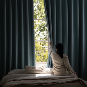 ZSTARR fournisseur en gros personnalisé de bonne qualité 100% <span class=keywords><strong>rideaux</strong></span> de luxe <span class=keywords><strong>Double</strong></span> couleur occultants pour salon tissu brillant - Product Image 4