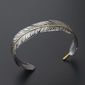 Bracelet ajustable pour femme en acier inoxydable plaqué titane, design squelette, style ouvert, hip-hop - Product Image 4