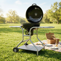 Barbecue à charbon de bois moderne et luxueux NL de 22 pouces avec chariot, structure en fer, finition émaillée et tables latérales double face pour les fêtes