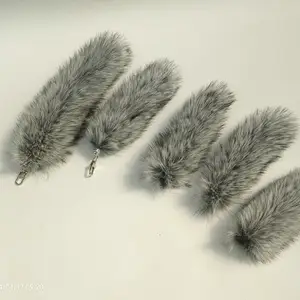 卸売フェイクファーキツネの尾日本アニメぬいぐるみ最大のキツネの尾の毛皮