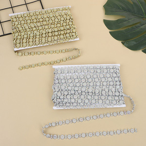 Ruban de strass thermocollant scintillant en forme de fleur, ruban de cristal métallique pour la décoration de robes de mariée de luxe, vente en gros - Product Image 4