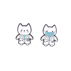 2 Estilos de Insignias Metálicas de Moda para Regalos de Médico, Insignias de Esmalte Suave con Diseño de Gato, Insignias Personalizadas para Enfermeras - Product Image 1