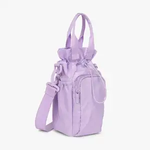 Omuz askısı ile özel 1L neopren su şişesi tutucu taşıyıcı Sling hidrasyon Crossbody çanta soğutucu çanta üreticisi