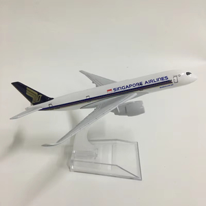 Modèle d'avion en métal moulé sous pression <span class=keywords><strong>Airbus</strong></span> <span class=keywords><strong>A350</strong></span>-900 de Singapore Airlines de 16 cm avec support - Product Image 1