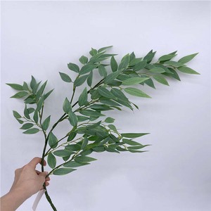 Guirlande de feuilles artificielles de <span class=keywords><strong>lierre</strong></span> et d'eucalyptus <span class=keywords><strong>en</strong></span> <span class=keywords><strong>plastique</strong></span>, décoration de maison, verdure <span class=keywords><strong>en</strong></span> cascade suspendue pour mariage - Product Image 5
