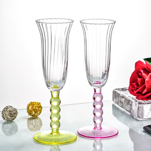 Lot de verres à vin et flûtes à <span class=keywords><strong>champagne</strong></span> en cristal coloré par pulvérisation pour mariage et fête - Product Image 6