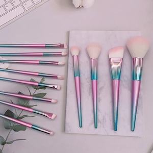 Ensemble de 12 pinceaux de maquillage pour le visage, manche en plastique, poils synthétiques, respectueux de la peau, pour le contouring, le blush, le fond de teint, le correcteur - Product Image 2