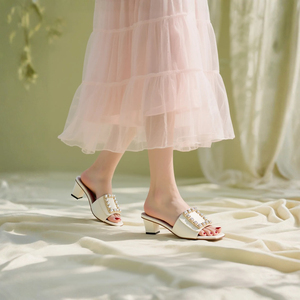 Nuevos Estilos de Sandalias Elegantes para Mujer, Color Verde/Negro/Blanco, con Pedrería, Estilo Veraniego, Cómodas, con Tacón Grueso y Plataforma - Product Image 3