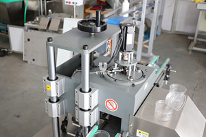 Petit PET semi-automatique peut bouteille en plastique bouche cou coupe ébavurage machine - Product Image 2