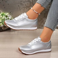Chaussures de sport décontractées d'été pour femmes en PU, à lacets, antidérapantes, confortables, à semelle plate, couleur unie simple, durables, style marche épais