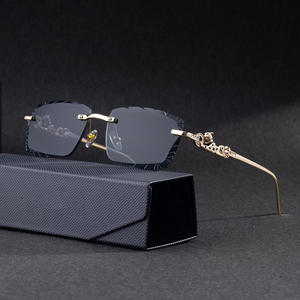 Gafas de Sol Cuadradas de Lujo sin Marco, Unisex, Metal Negro, Plástico, Lentes de PC con Protección UV400, Bordes con Corte de Diamante, Pedrería, ZX 98517 - Product Image 5