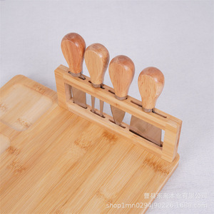 Ensemble de couteaux à fromage en bambou avec manche en bois 35x28x1,5 cm pour le service et le rangement des plats occidentaux - Product Image 4