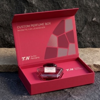 Boîte cadeau personnalisée de parfum rouge premium et boîte de présentation magnétique pour parfum avec boîte en papier parfumé pour l'emballage de parfum