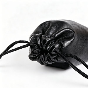 Bolsa de Dados de Cuero Suave con Cordón, Logotipo Grabado, Bolsa de Dados Personalizada, Bolsa de Almacenamiento de Gran Capacidad para Juegos de Rol de Mesa DND TTRPG - Product Image 2