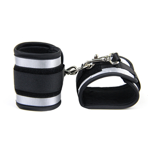 Juguetes sexuales BDSM debajo de la cama Restricciones Grilletes Esposas Tobillo Puño Bondage Restricciones Amor BDSM Bondage Set BDSM - Product Image 5