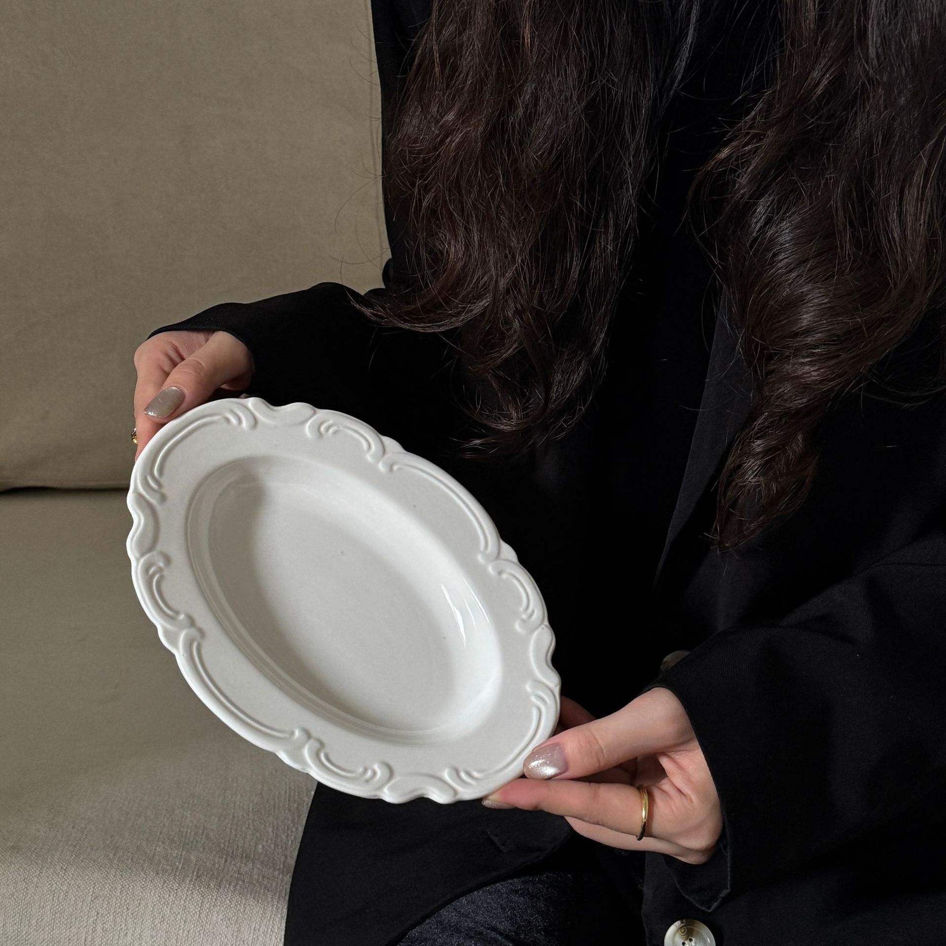 Classical lace oval 8-inch