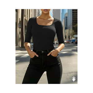 Blusa de Mujer Negra con Manga Capri, Cuello Redondo y Tela Tipo Corsé - Product Image 4