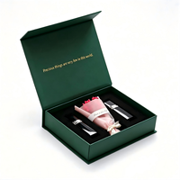 Boîte cadeau magnétique de luxe en forme de livre vert avec insert EVA personnalisé, logo en feuille d'or, emballage cosmétique pour soins de la peau