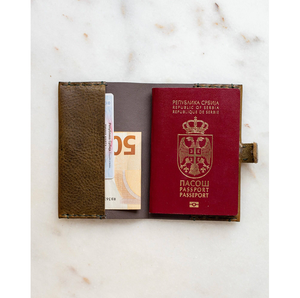 Porte-passeport de luxe en cuir véritable d'inspiration vintage avec blocage RFID Design de précision fait main pour un voyage élégant et durable - Product Image 4