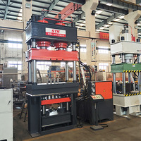 Presse hydraulique de 315 tonnes pour le cintrage et le façonnage de la carrosserie avant d'un tricycle électrique, offrant un excellent rapport qualité-prix.