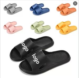 Personnalisation sur mesure pour des pantoufles pour femmes grandes tailles sur mesure. - Product Image 2