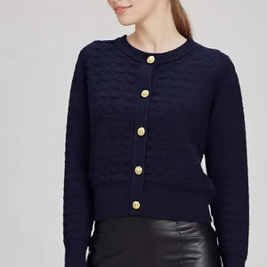 <span class=keywords><strong>Cardigan</strong></span> da Donna Elegante Stile Cappa Vintage <span class=keywords><strong>Blu</strong></span> <span class=keywords><strong>Scuro</strong></span> Invernale in Mohair con Logo Anteriore e Motivo a Personaggio - Product Image 3