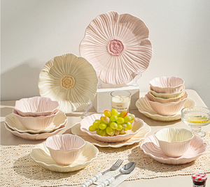Vaisselle en porcelaine gaufrée écologique personnalisable, motif floral, couleurs pastel, durable, pour hôtels et services de restauration (vente en gros) - Product Image 1