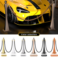 Barreras de cuerda de terciopelo dorado para control de multitudes en eventos y exposiciones de coches, con postes y bolardos de acero inoxidable. Venta al por mayor.