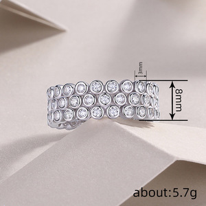 Anello Impilabile Scintillante Rotondo per Donne, Gioiello da Dito in Stile Urbano e da Ufficio - Product Image 4