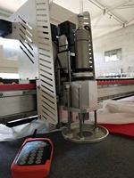 Machine de découpe automatique à couteau oscillant CNC pour joints de moto à vendre