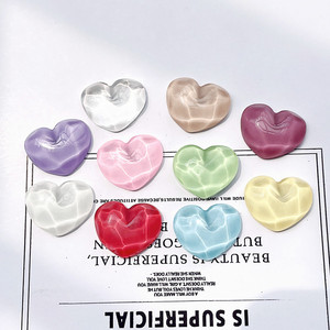 Venta al por mayor amor agua ondulación resina accesorios irregulares en forma de corazón parches DIY crema pegamento teléfono celular funda decorativa - Product Image 3