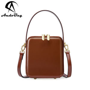Bolsos cruzados de hombro AndoBag para mujer, bolso cuadrado pequeño de cuero vacuno genuino, bolso de mano femenino a la moda. - Product Image 1