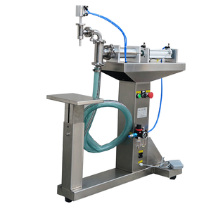 Machine <span class=keywords><strong>de</strong></span> remplissage <span class=keywords><strong>de</strong></span> liquide verticale automatique <span class=keywords><strong>de</strong></span> <span class=keywords><strong>bouteille</strong></span> d'eau à buse unique anti-goutte par gravité <span class=keywords><strong>de</strong></span> petit volume <span class=keywords><strong>de</strong></span> 500 ml - Product Image 3