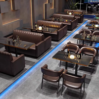 Ensemble de mobilier de restaurant moderne de style western rétro, tables et chaises en bois, banquette pour café et cantine d'hôtel